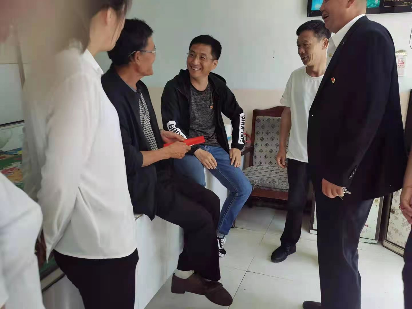 d7fb7cb37454c9a29794267f4c5cbfc.jpg